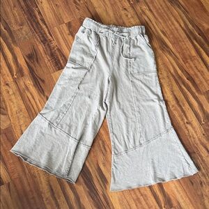 Wide-Leg Tan Gray Comfortable cropped pants sz L